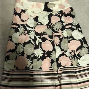 Cute skirt!